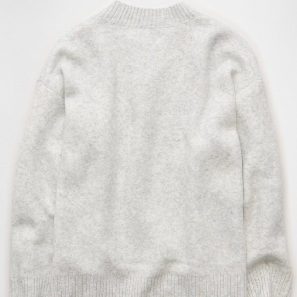 🎿 American Eagle Oversized Snoopy Sweater Grey 🎿 - Picture 3 of 7